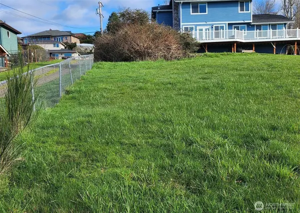 3023 Pawnee DR, Bremerton, WA 98310