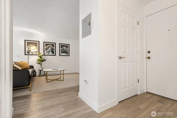 8747 Phinney AVE N #7, Seattle, WA 98103