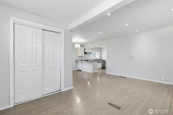 5454 35th AVE SW, Seattle, WA 98126