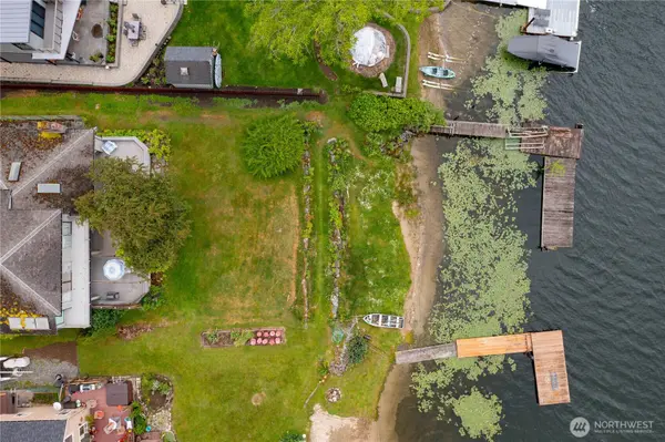 859 E Lake Samish DR, Bellingham, WA 98229