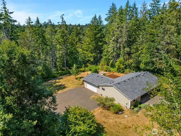 8910 Hunter Point RD NW, Olympia, WA 98502