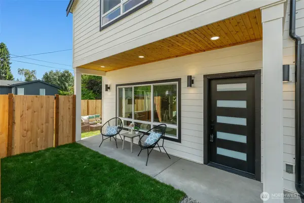 10053 8th AVE NW, Seattle, WA 98177