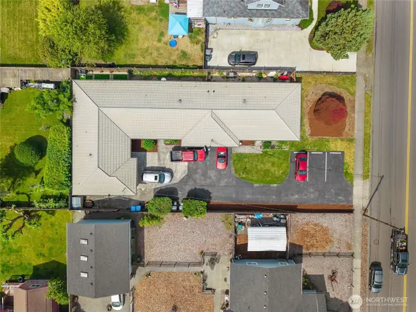 1010 W Pioneer, Puyallup, WA 98371