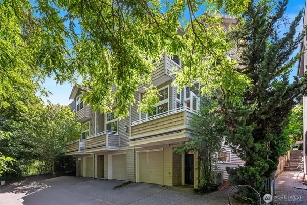 3302 W Government WAY #Unit A, Seattle, WA 98199