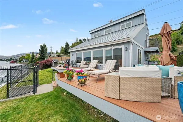 1386 S Lakeshore RD, Chelan, WA 98816