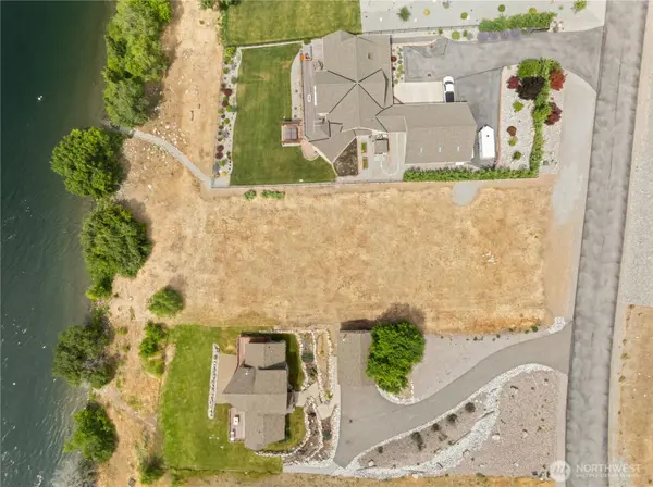27 N Shore DR, Orondo, WA 98843