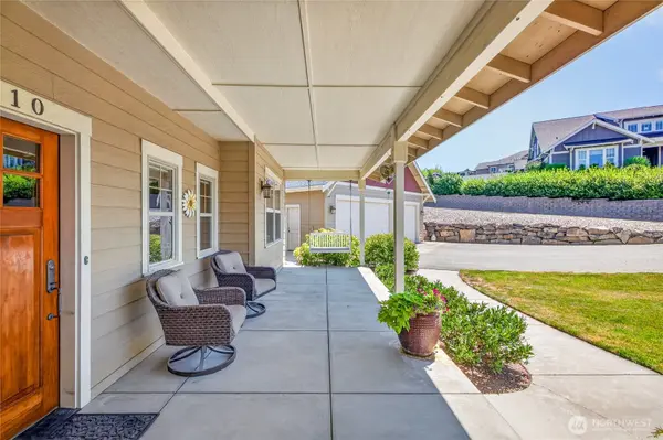 2610 Tuscany LN, Malaga, WA 98828