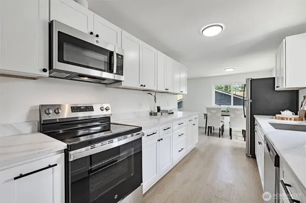 6325 S Eddy CT, Seattle, WA 98118