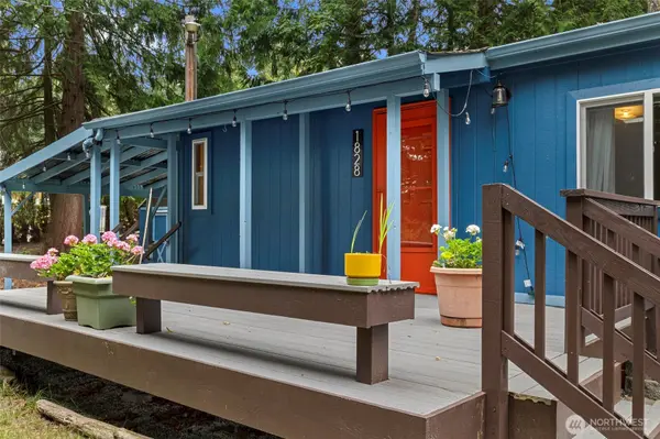 1828 Lake DR, Camano Island, WA 98282