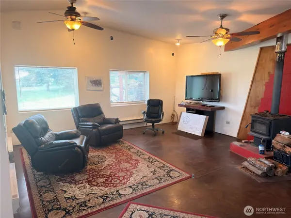 12 S Teal Lake RD, Oroville, WA 98844
