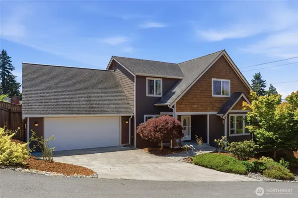 1601 NE Sarai CT, Bremerton, WA 98310