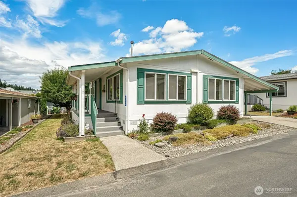 592 NE Saturn LN, Bremerton, WA 98311
