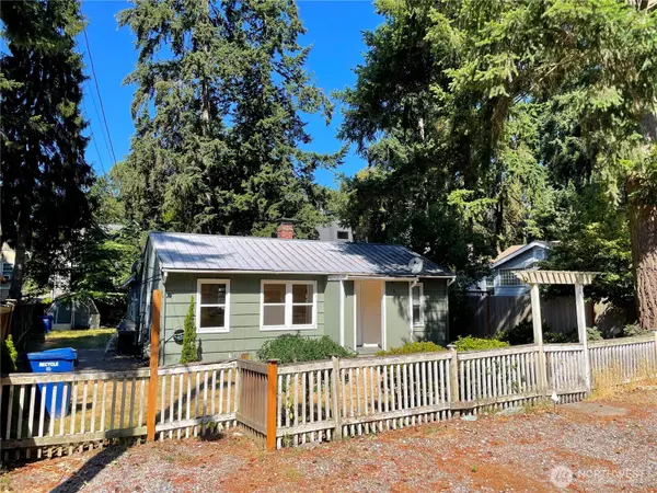 13729 Stone AVE N, Seattle, WA 98133