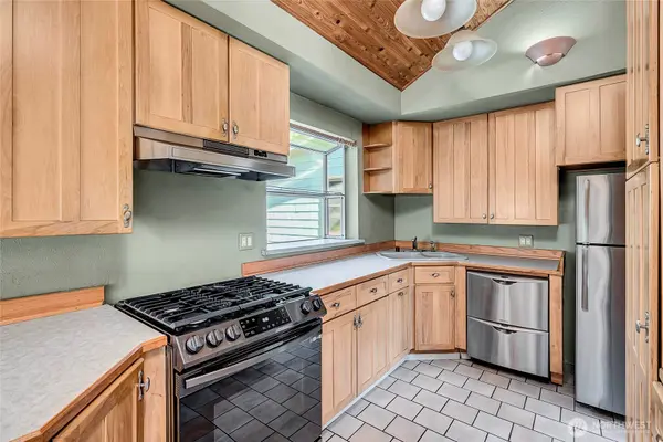 809 Celery AVE, Algona, WA 98001