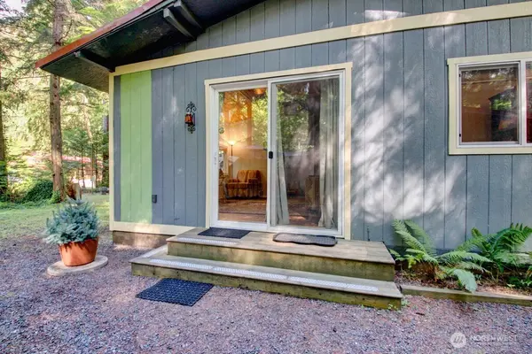 1120 Alder LN, Maple Falls, WA 98266