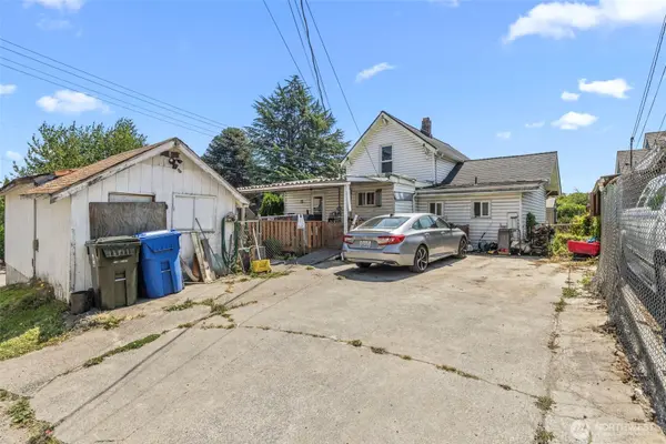 5718 S D ST, Tacoma, WA 98408