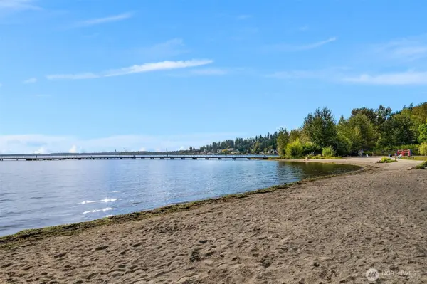 12014 98th AVE NE #101, Kirkland, WA 98034