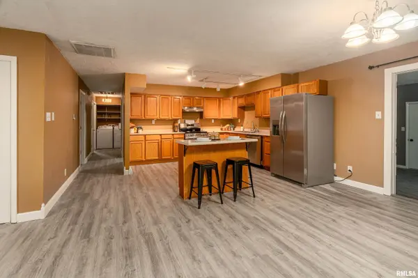 1401 S THOMAS ST, Carterville, IL 62918