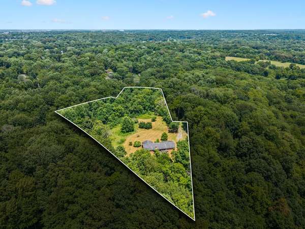 542 Woodland Dr, Clarksville, TN 37043