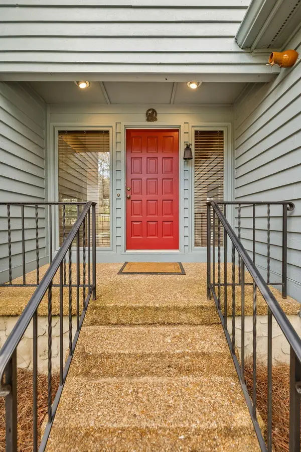 2429 Boston Branch Circle, Signal Mountain, TN 37377