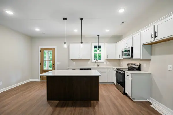 352 Pulley St, Erin, TN 37061