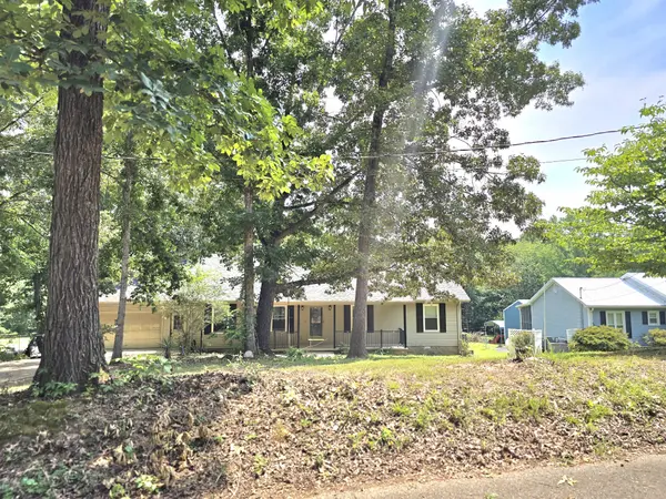 39 Bayshore Dr, Cadiz, KY 42211