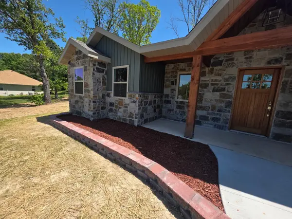 201 Juniper Avenue, Cabool, MO 65689