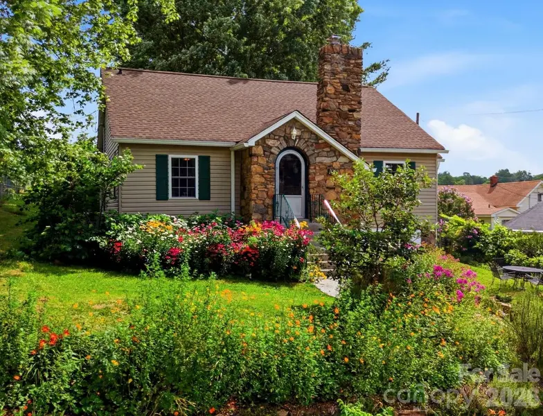108 Patton AVE, Canton, NC 28716