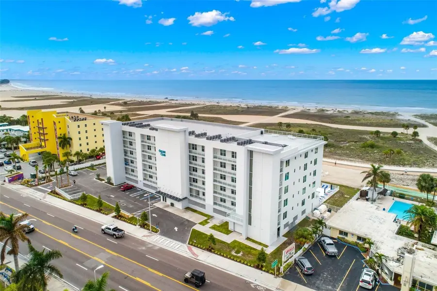 11500 GULF BLVD #304, Treasure Island, FL 33706