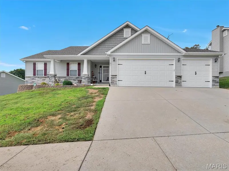 181 Hidden Valley WAY, Winfield, MO 63389