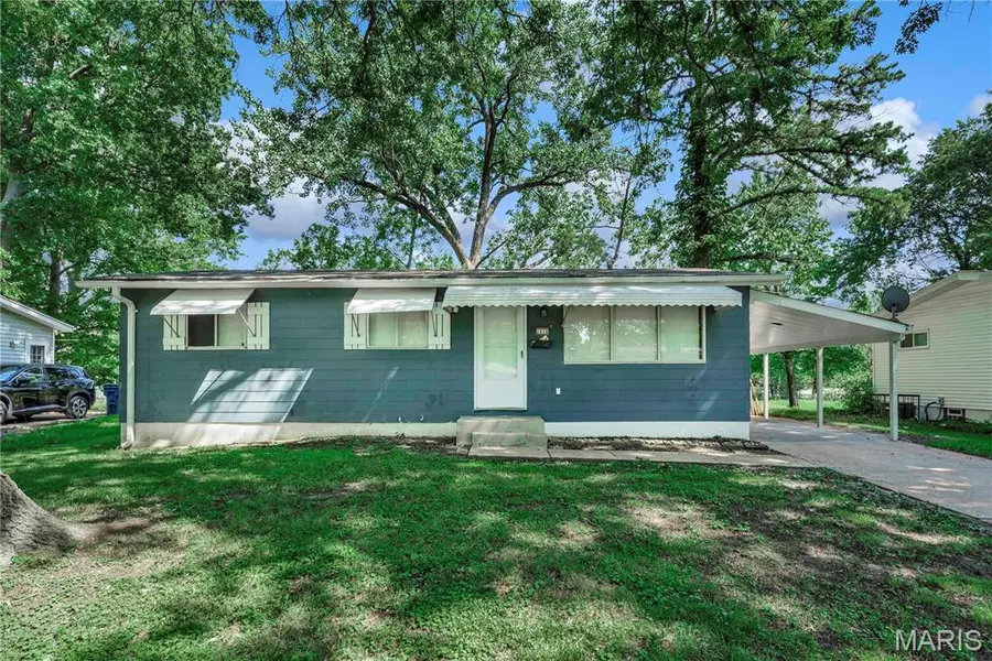 1016 Forestwood DR, Ferguson, MO 63135