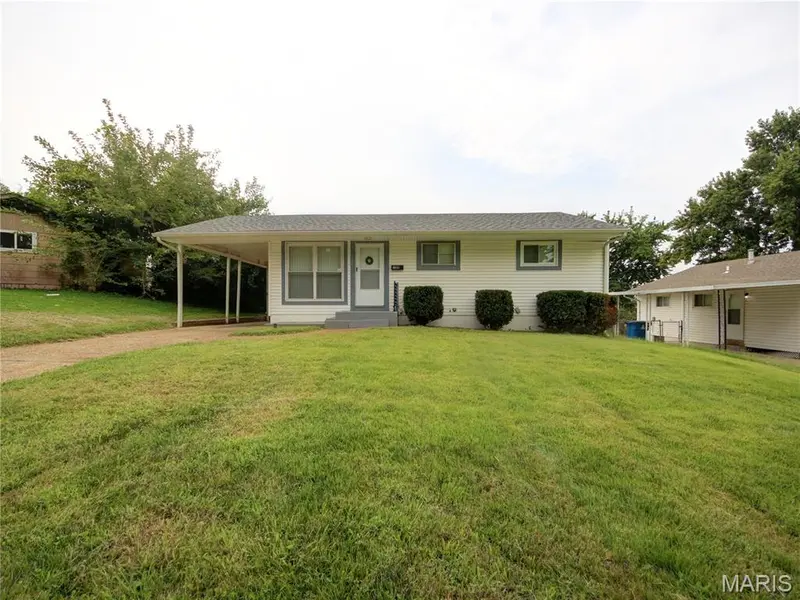 108 Perthshire RD, Unincorporated, MO 63137