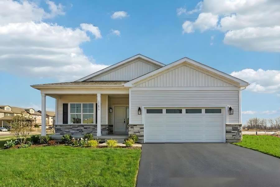 11690 Ryann RD, Huntley, IL 60142