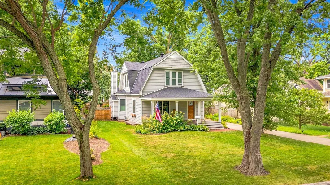 2168 1st ST, White Bear Lake, MN 55110