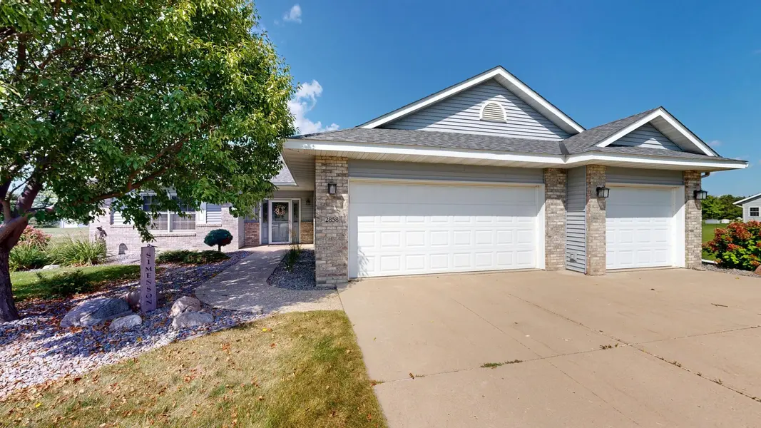 2858 9th AVE SE, Willmar, MN 56201