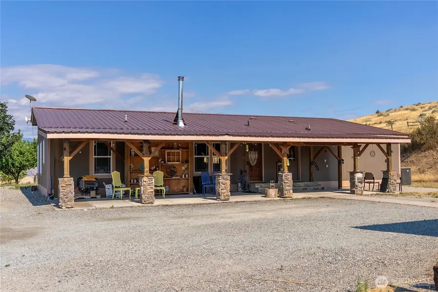 47 Barn Dance DR, Pateros, WA 98846