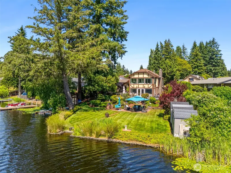 4832 Lakemont DR SE, Olympia, WA 98513
