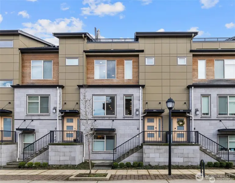 964 7th AVE NE #2.4, Issaquah, WA 98029