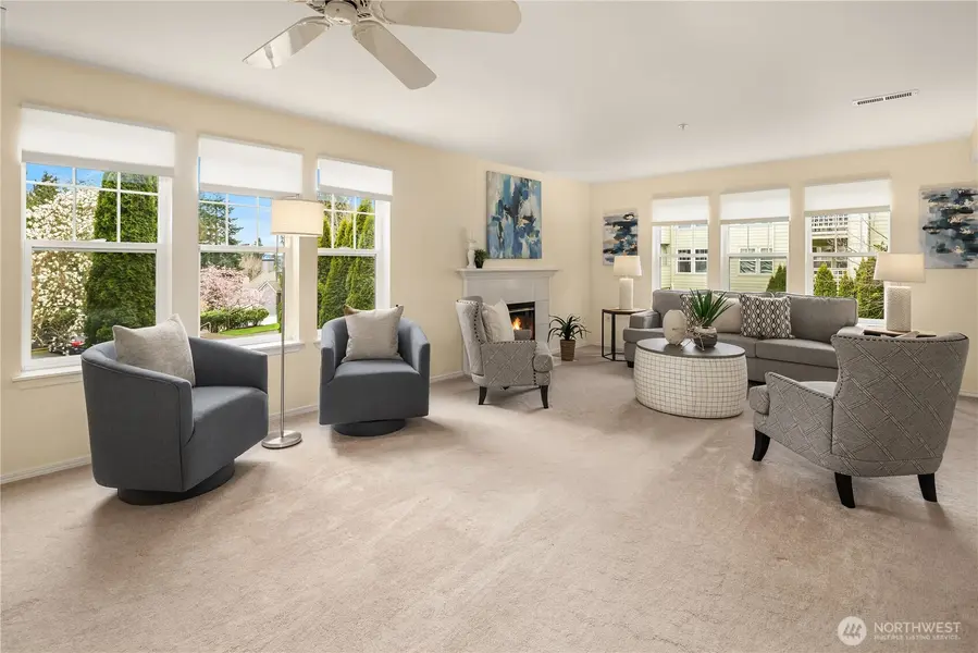 4133 224th LN SE #213, Issaquah, WA 98029