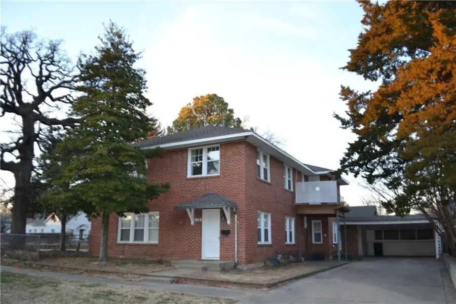 128 W Ridgewood ST, Shawnee, OK 74801