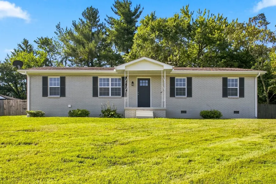 105 Gilliam Ln, Dickson, TN 37055