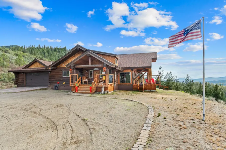 33905 Winterwood Ln #E, Davenport, WA 99122