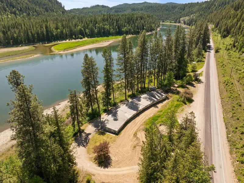 8612 31 Hwy, Ione, WA 99139