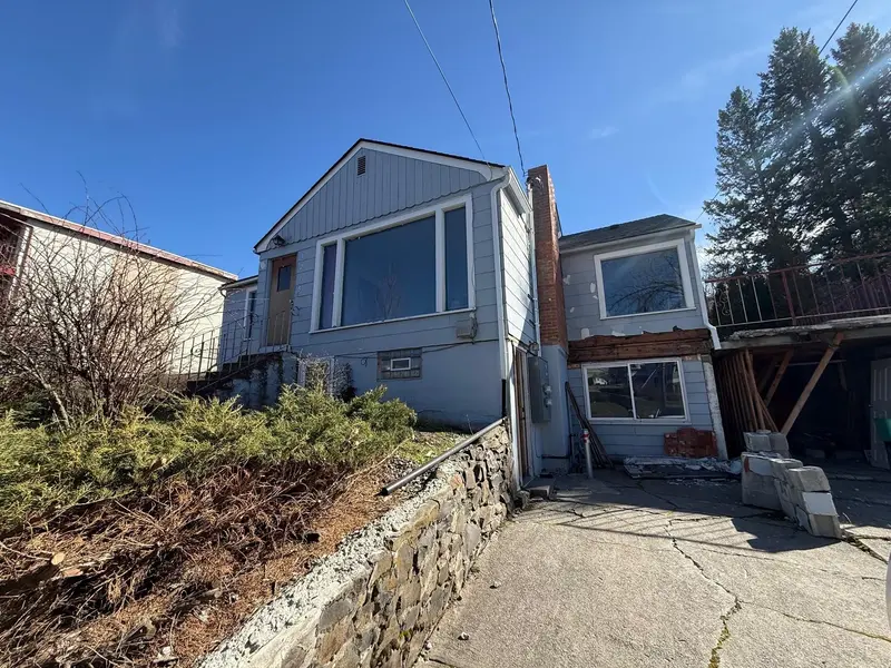 1275 NE Valley Rd, Pullman, WA 99163