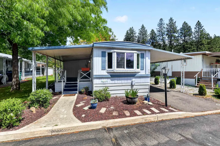 208 S Neyland Rd #16, Liberty Lake, WA 99019