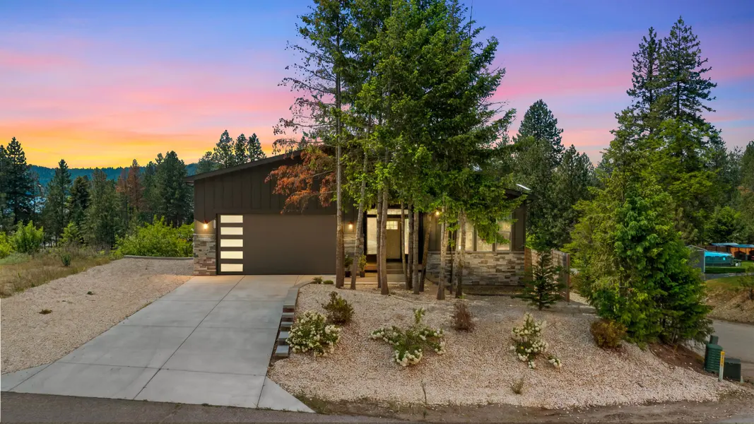 39980 Lake Summit Dr, Loon Lake, WA 99148