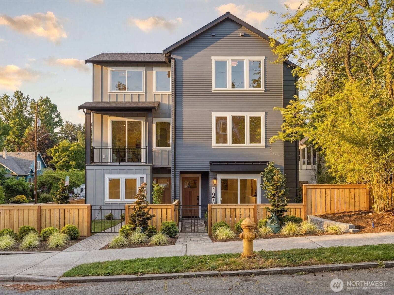 1970 25th AVE E, Seattle, WA 98112