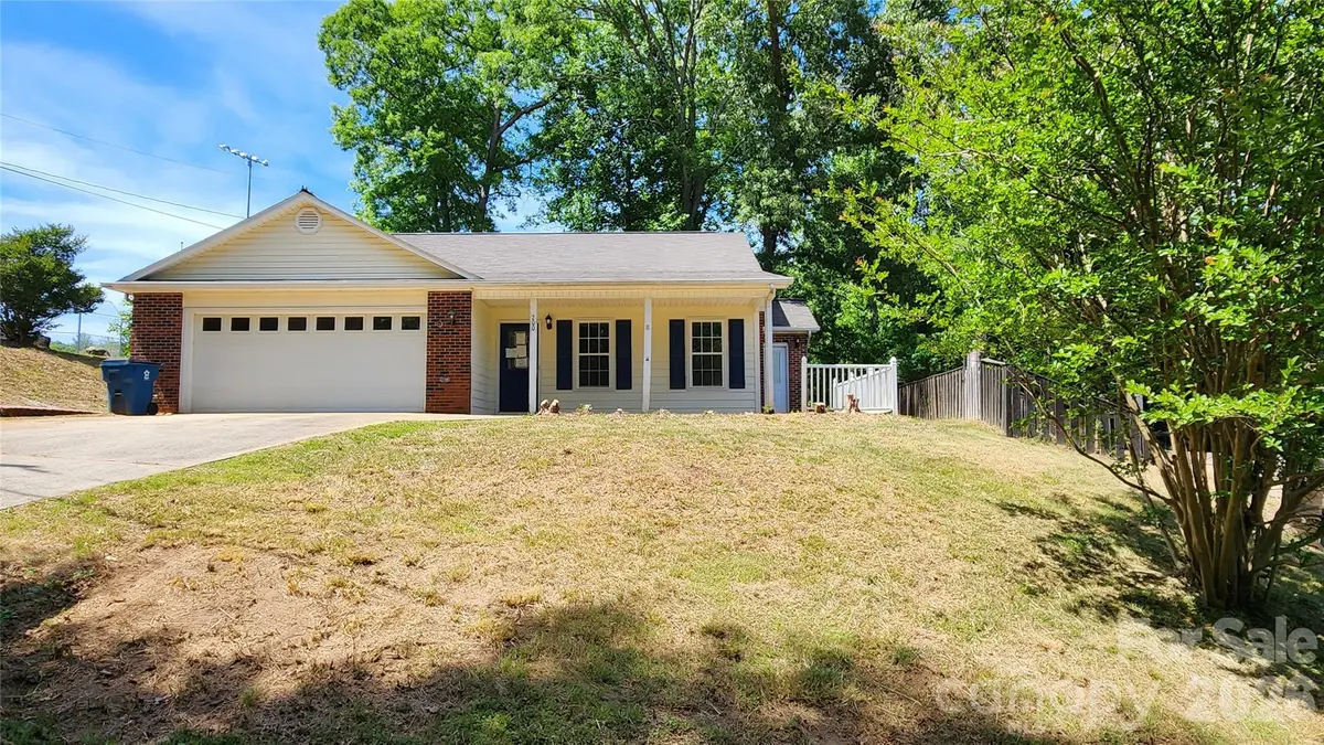 200 Park PL, Morganton, NC 28655