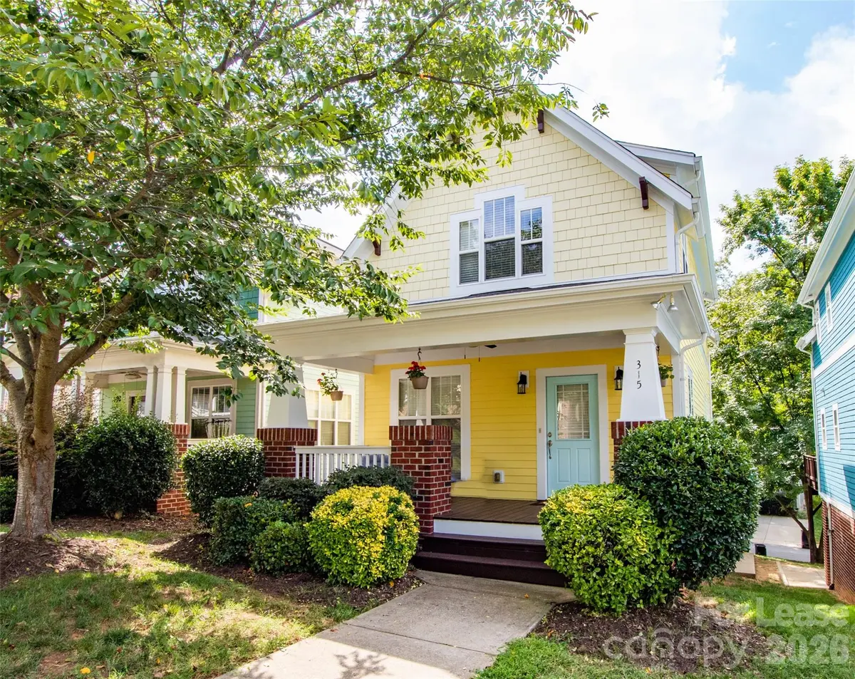 315 Woodvale PL, Charlotte, NC 28208