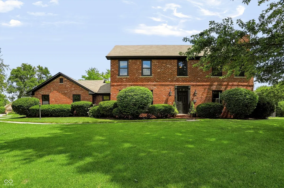 1210 Governors LN, Zionsville, IN 46077